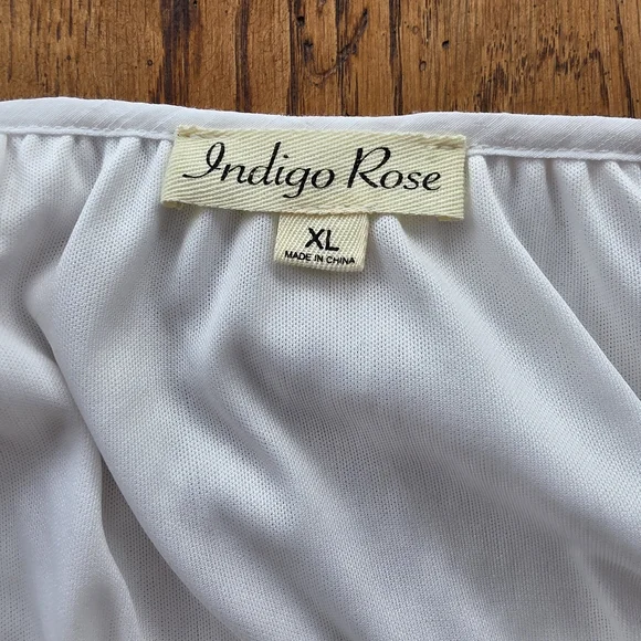 Fabulous White Cold-Shoulder Maxi Dress - Picture 7 of 8